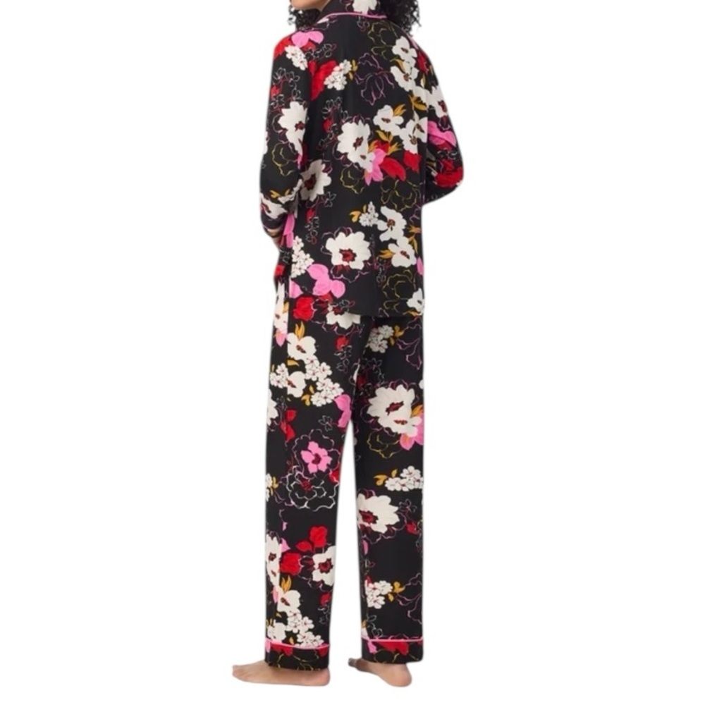 Room Service Women's Shawl Collar Pajama Set/Black with Floral/Size: X-Large - Picture 6 of 16
